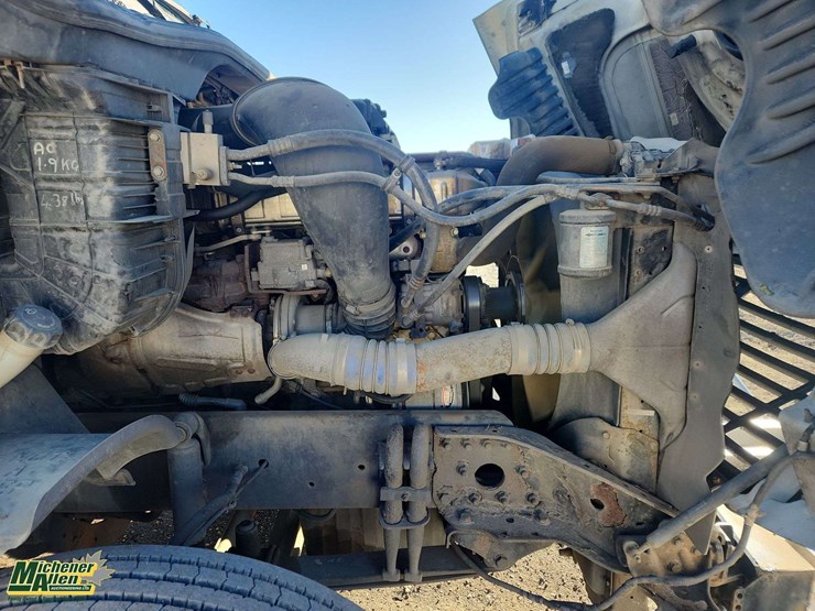 2009-freightliner-cascadia-t/a-sleeper-tractor-image-43