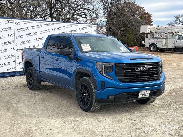 2024-gmc-seirra-elevation-4x4-image-4