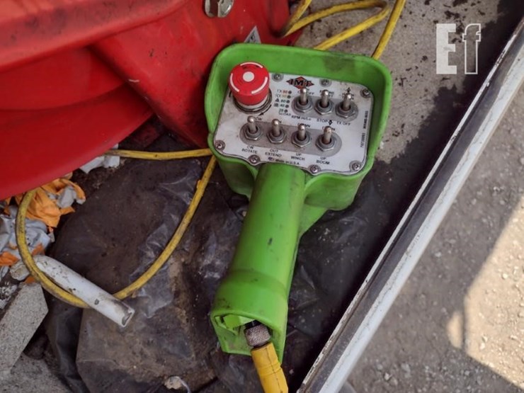 18-ford-f550-image-35