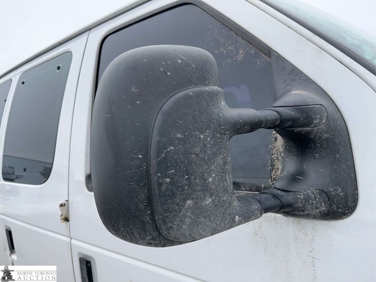 2014-ford-cargo-image-33