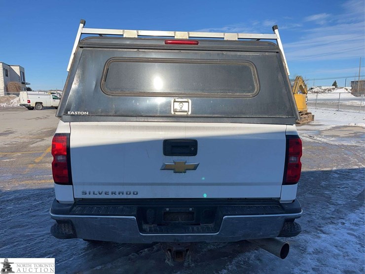 2015-chevrolet-silverado-2500hd-image-6