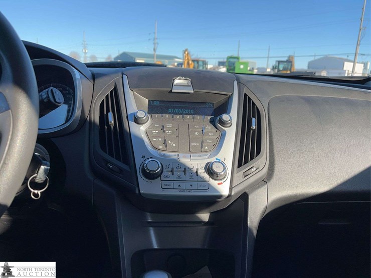 2015-chevrolet-equinox-ls-image-13