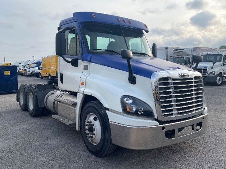 2019-freightliner-cascadia-125-image-1