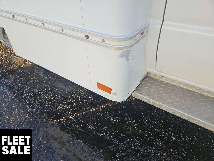 2012-ford-e-series-s/a-service-cube-van-image-46