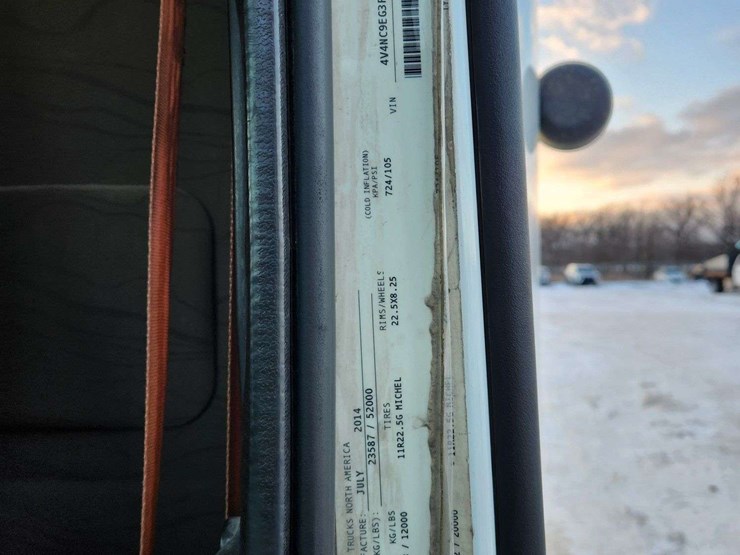 2015-volvo-vnl-t/a-day-cab-tractor-image-25