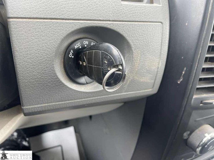 2009-dodge-grand-caravan-se-image-34