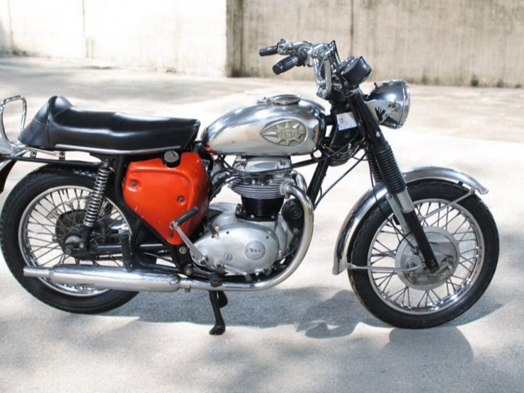 1970-bsa-a65t-thunderbolt-motorcycle-image-1