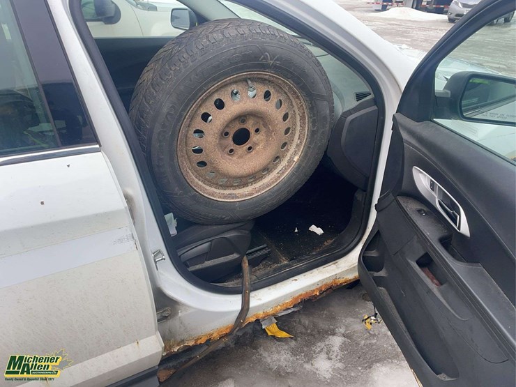 2015-chevrolet-equinox-image-22