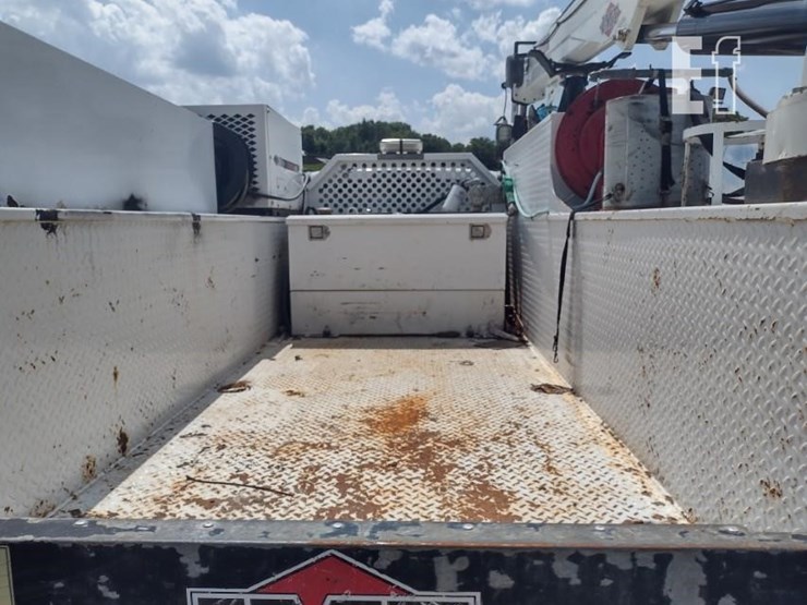 18-ford-f550-image-30