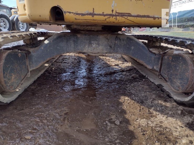 2013-deere-35d-image-42