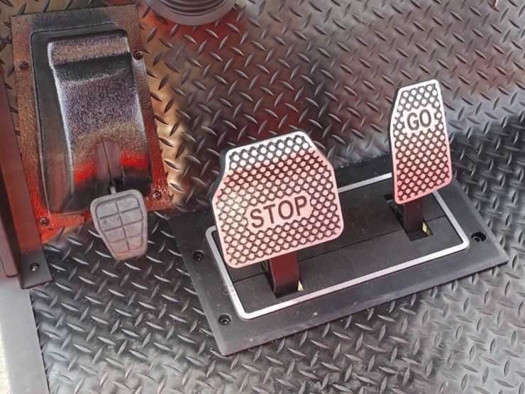 2026-agt-industrial-electric-golf-cart-w/-fully-intelligent-controller,-60v-battery-charger...-image-8