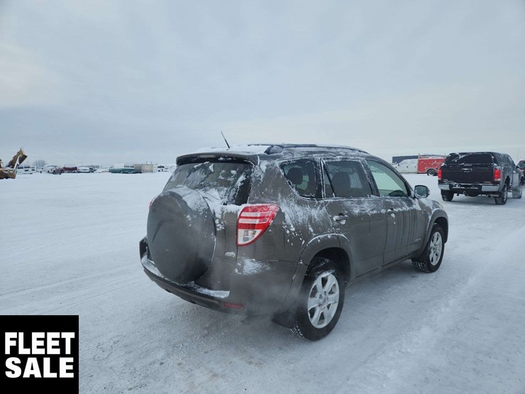 2009-toyota-rav4-image-4