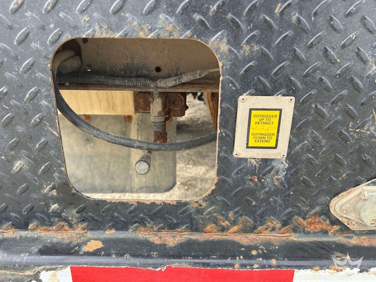 2017-ford-f550-image-23