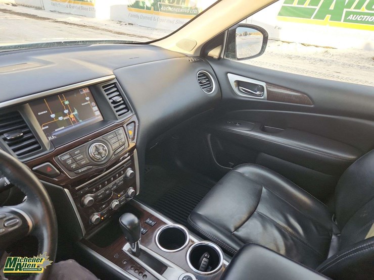 2015-nissan-pathfinder-image-22