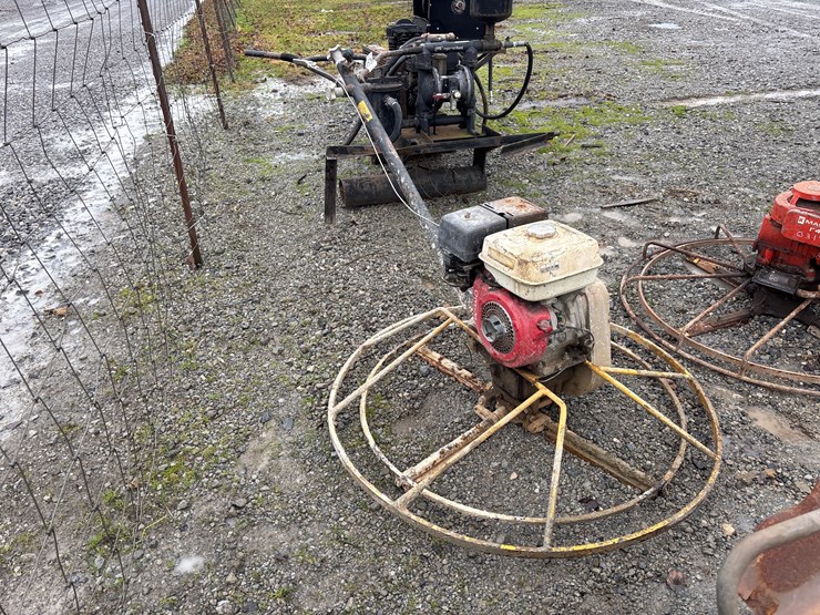 #6526-•-e1.-wacker-concrete-finisher-image-1