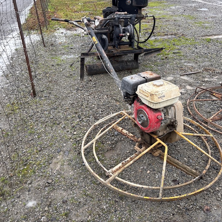 #6526 • E1. Wacker Concrete finisher