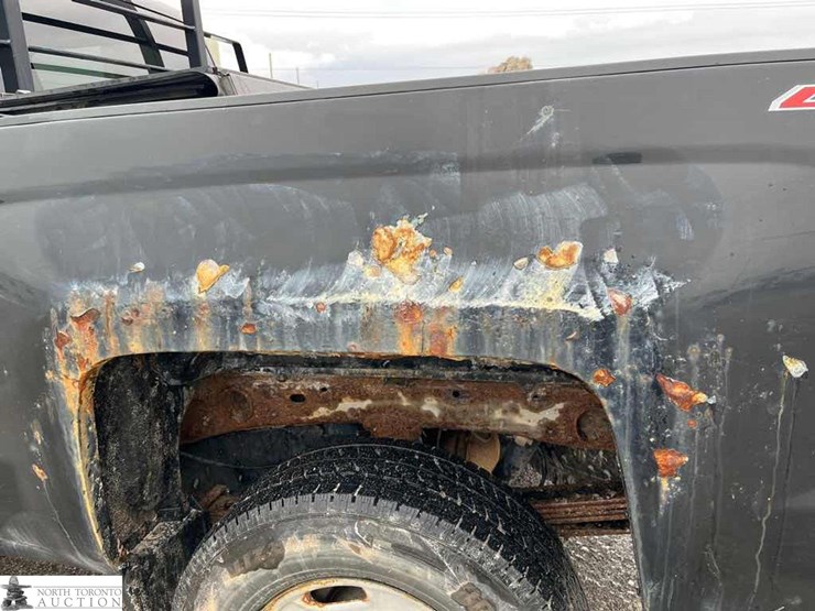 2015-chevrolet-k2500-image-19