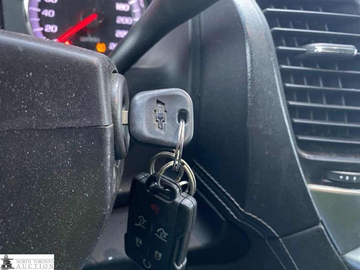 2017-chevrolet-tahoe-image-15