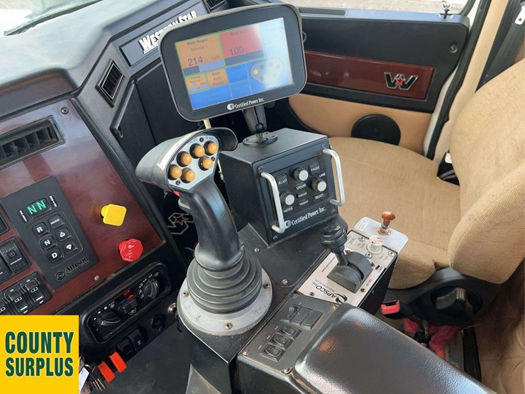 2016-western-star-4900-image-18