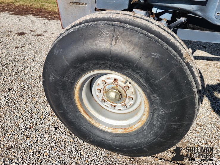 1989-white-140-image-17