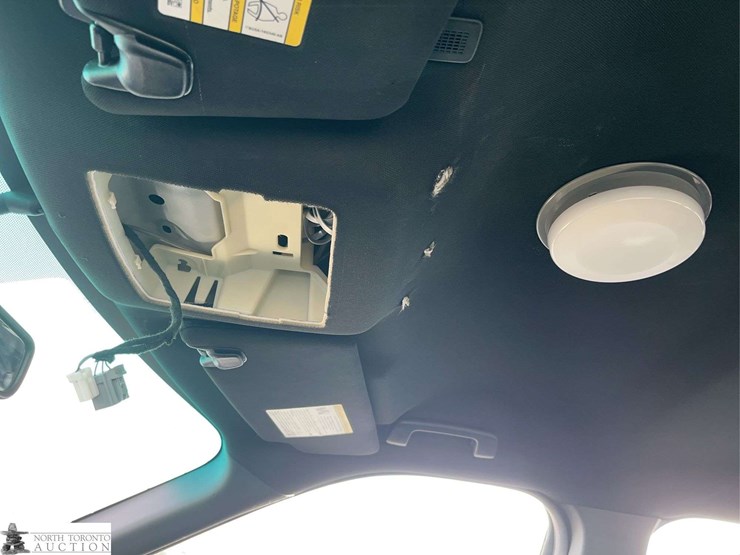 2017-ford-explorer-image-27