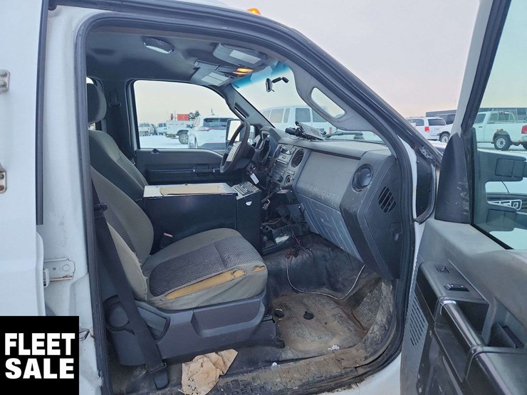 2011-ford-f550-image-17