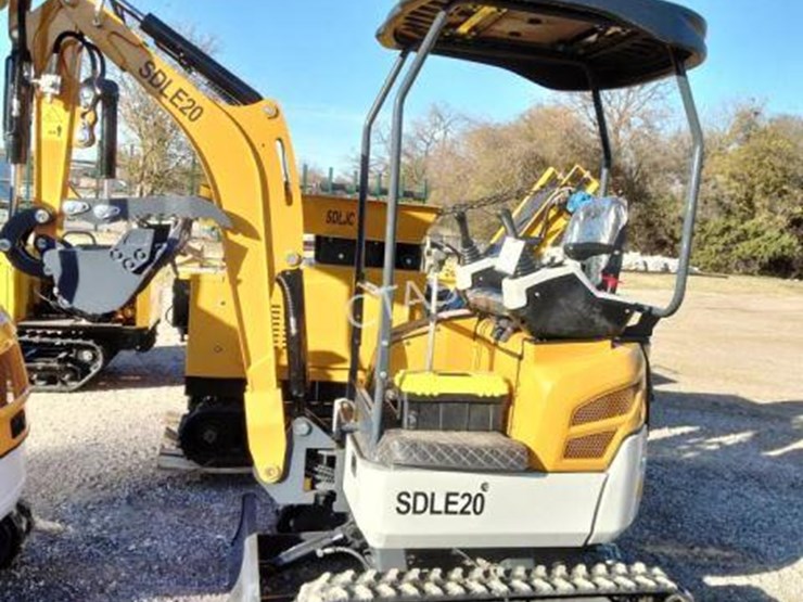 #114-•-mini-excavator---yanmar-diesel-(sdle20)-image-1