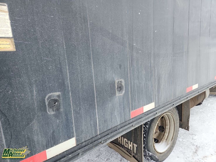 2004-gmc-w5500-image-30