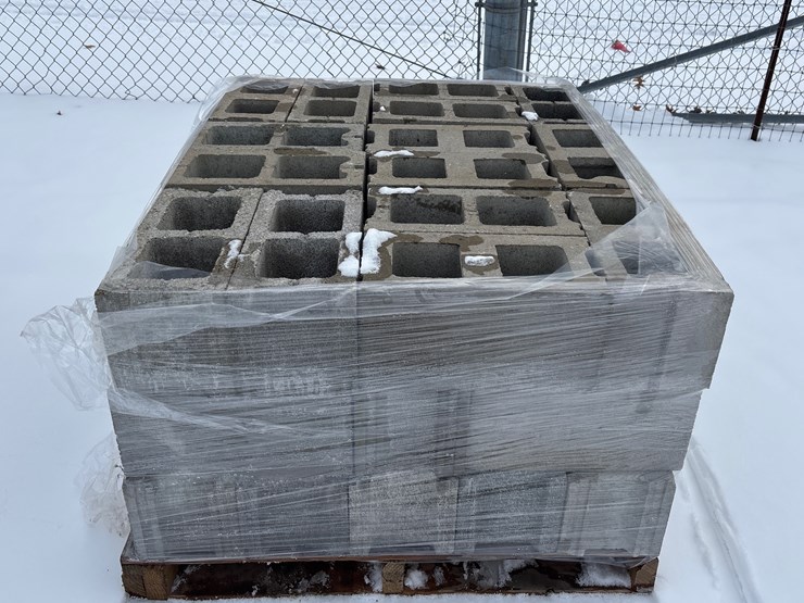 #6504-•-e1.-new-pallet-of-cinder-block-image-2