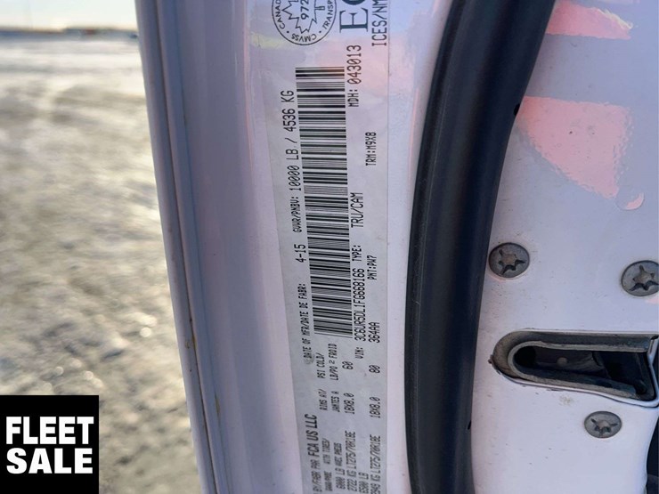 2015-dodge-2500-image-24