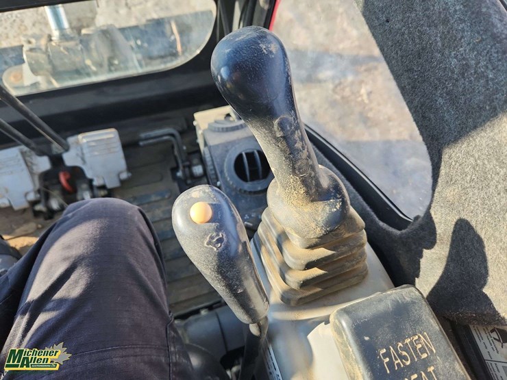 2013-bobcat-324-image-18