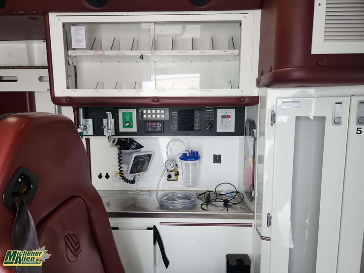 2016-chevrolet-express-s/a-ambulance-image-35