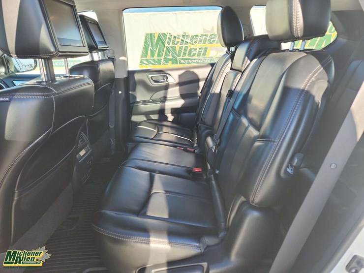 2017-nissan-pathfinder-image-20