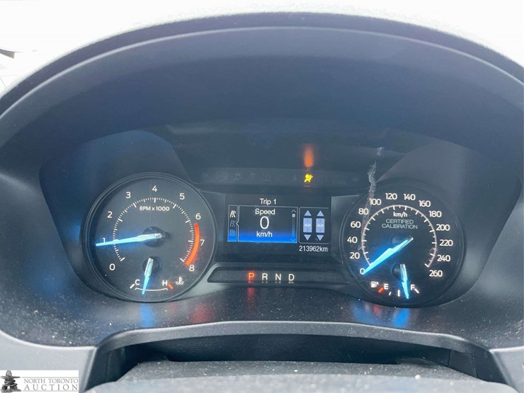 2019-ford-explorer-image-18