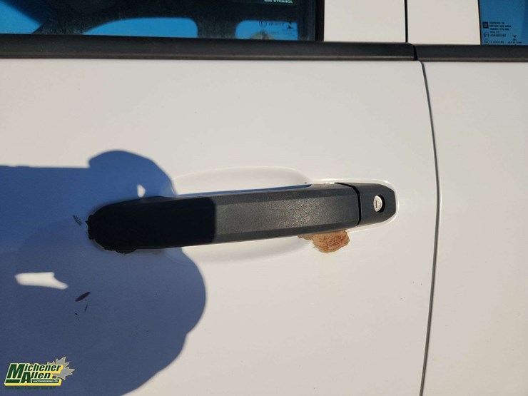 2015-chevrolet-silverado-2500hd-image-38