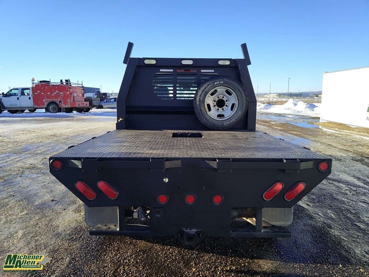 2015-chevrolet-silverado-2500hd-image-19