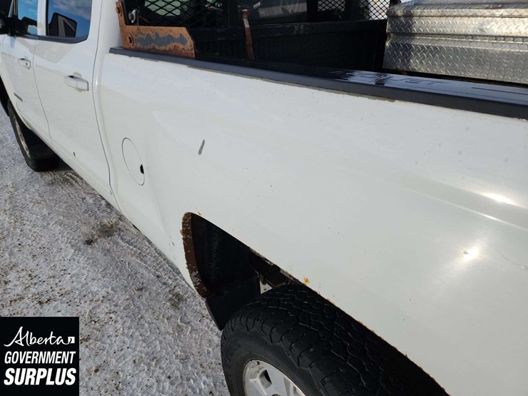 2016-chevrolet-silverado-2500hd-image-39