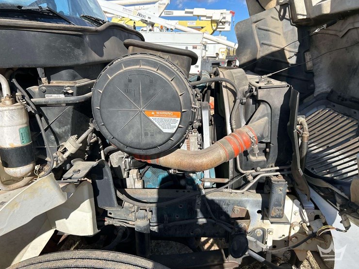 2007-international-derrick-digger-image-7