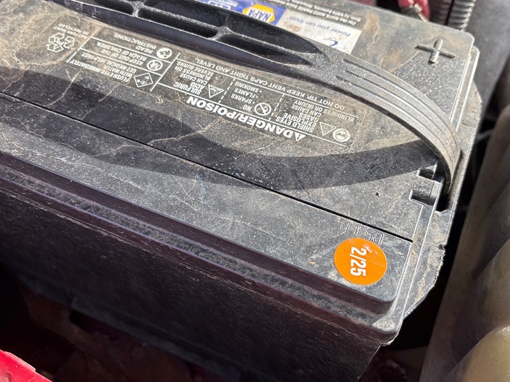 #1113-•-2004-gmc-sierra-pickup-truck-image-21