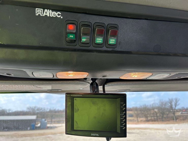 2013-freightliner-m2-ta45m-altec-bucket-truck-image-18