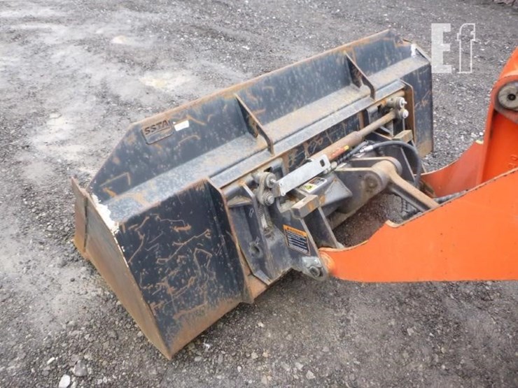 2019-kubota-r430-image-15