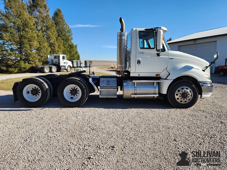 2010-international-prostar-image-4