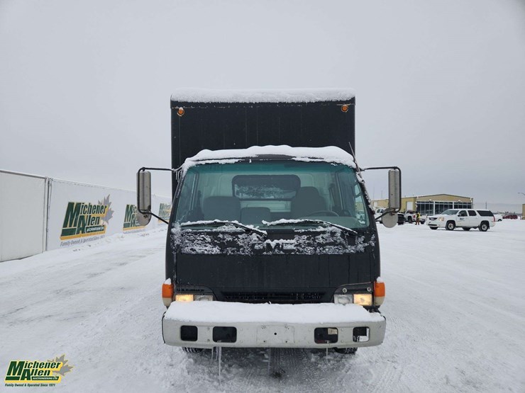 2004-gmc-w5500-image-10