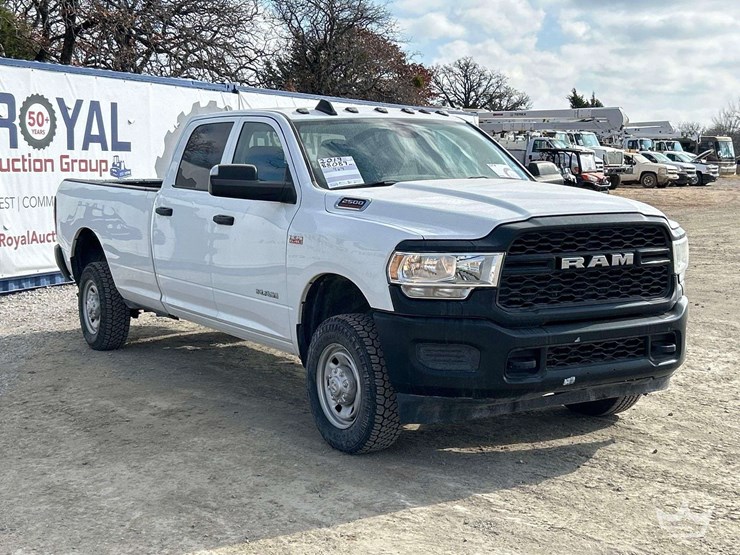 2019-dodge-2500-image-4