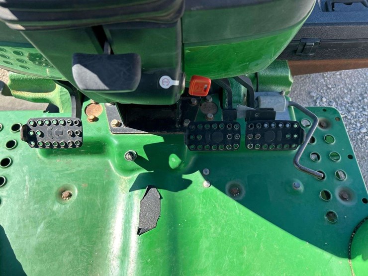 2011-john-deere-5.5-image-15