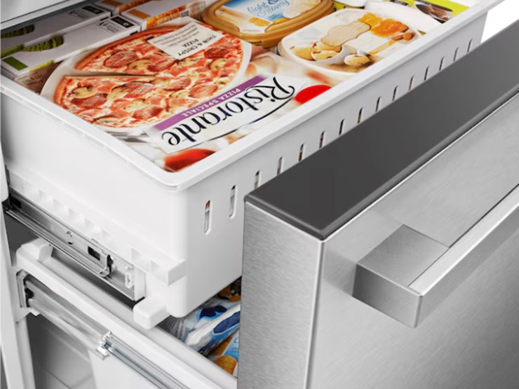 hisense-17.2-cu.-ft.-conter-depth-32"-w-bottom-freezer-refrigerator-fingerprint-resistant,-see-desc.-image-2