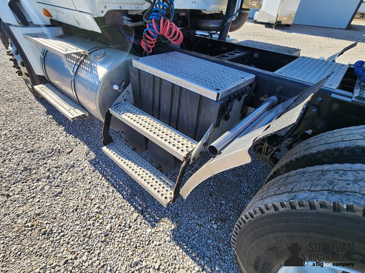 2010-international-prostar-image-14