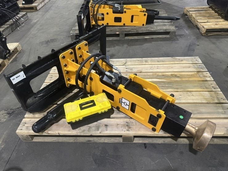 2025-giyi-680-post-driver-image-2