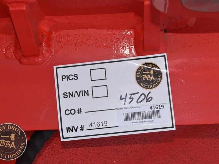 caterpillar-320-image-6