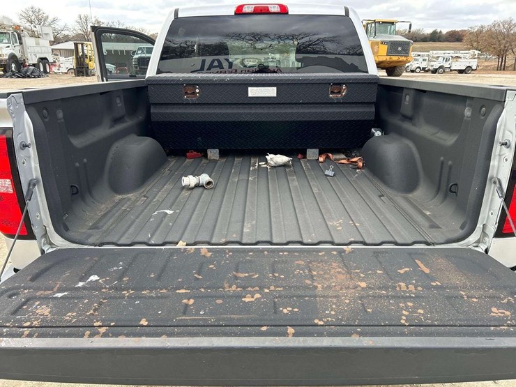 2018-chevrolet-silverado-1500-image-22